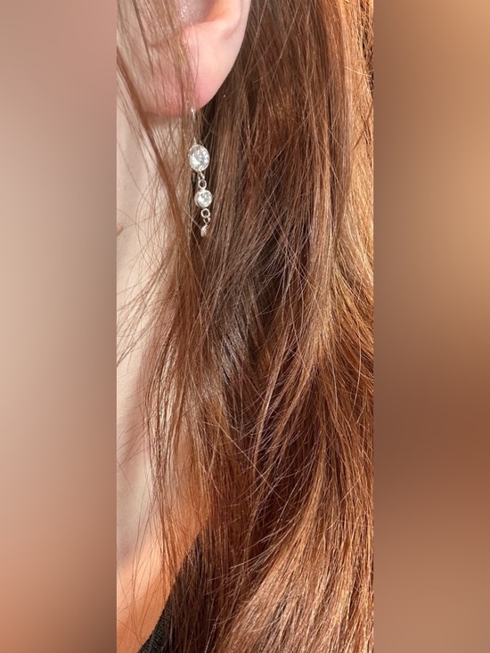 14k White Gold Three Drop Earrings. - Picture 4 of 9